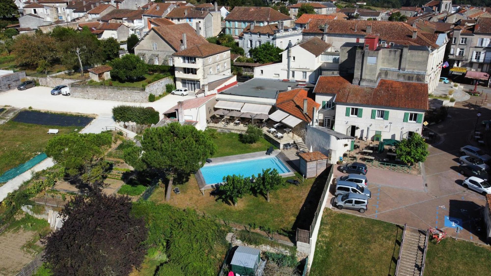 Logis Grand Hotel Pelisson Nontron Exteriér fotografie